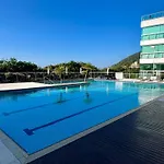 Apartamento Oasis Com Vista Para O Mar By Achei